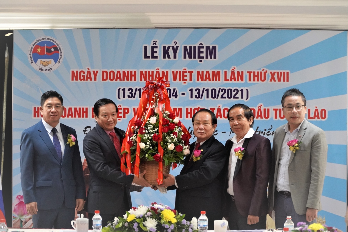 Kỷ niệm ngày Doanh nhân Việt Nam tại Lào