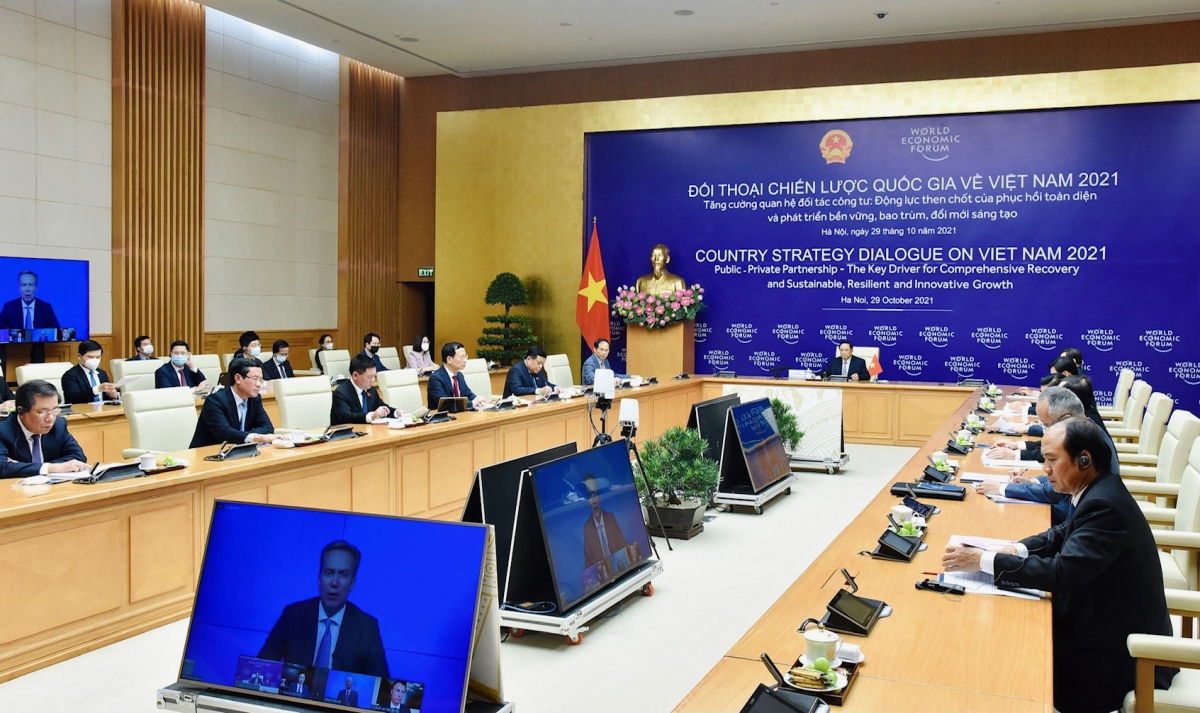 Giáo sư Klaus Schwab: “Việt Nam vững bước trên con đường trở thành đầu tàu kinh tế của khu vực"