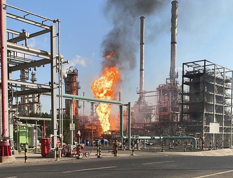 Cháy lớn tại nhà máy lọc dầu ở Kuwait