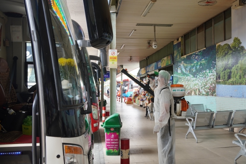 TP.HCM xem xét cho xe khách liên tỉnh hoạt động, Đồng Nai bỏ giấy đi đường