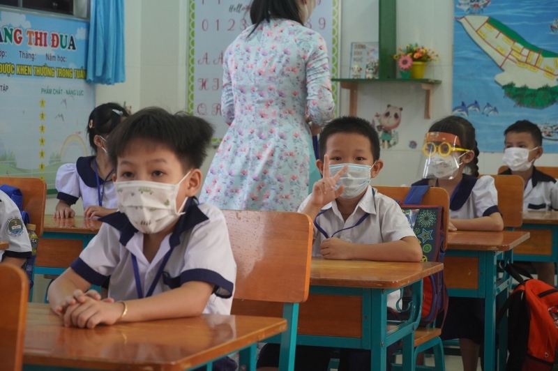 Học sinh tại xã đảo Thạnh An (TP.HCM) hào hứng trở lại trường học