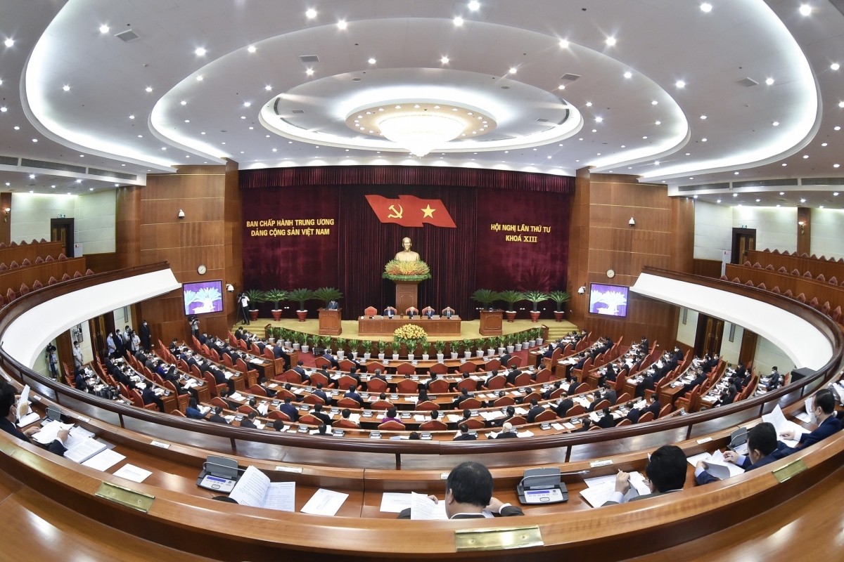 Thông cáo báo chí về ngày làm việc thứ nhất Hội nghị lần thứ 4 Ban Chấp hành Trung ương