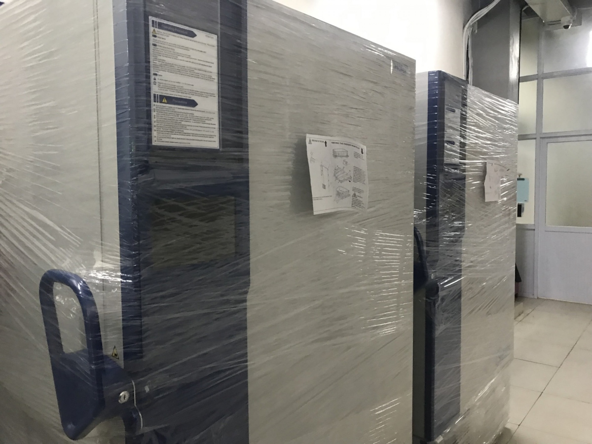 300 tủ lạnh bảo quản vaccine do Nhật Bản - UNICEF hỗ trợ về đến Việt Nam