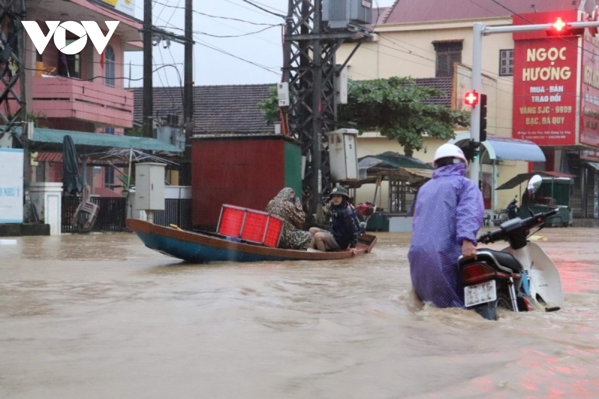 Mưa lũ ở miền Trung khi nào giảm?