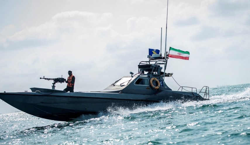 IRGC đăng video cuộc "chạm trán" với tàu Mỹ ở Vịnh Ba Tư