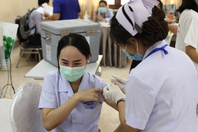 Lào phấn đấu 70% dân số trưởng thành được tiêm vaccine ngừa Covid-19
