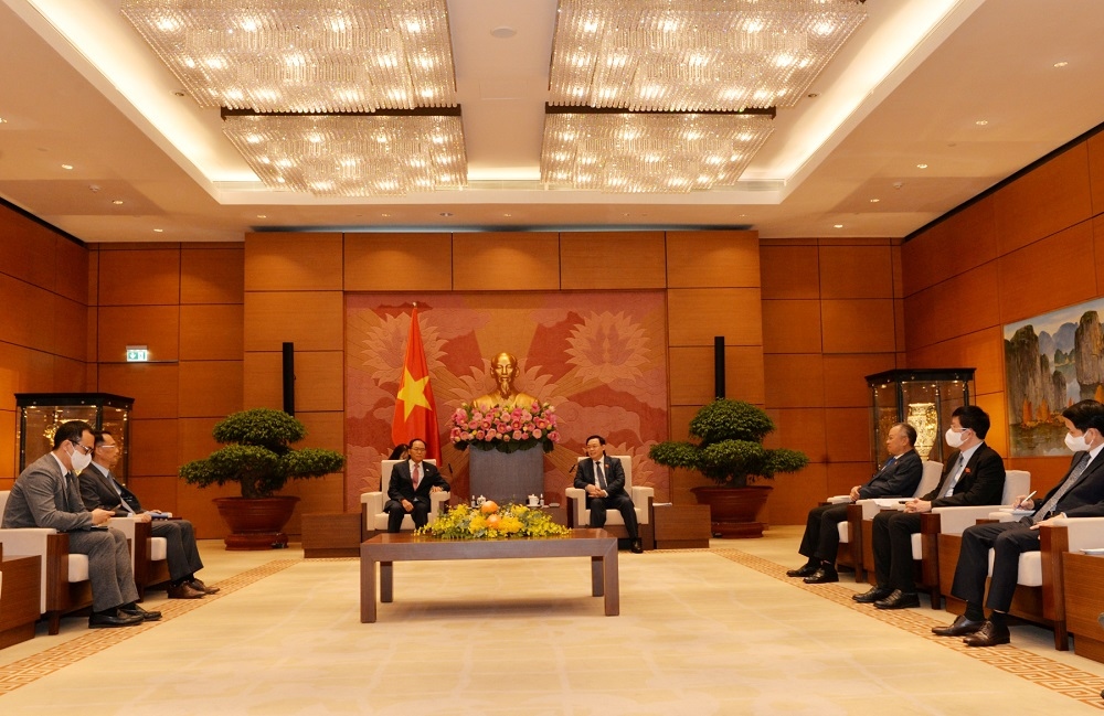 Chủ tịch Quốc hội Vương Đình Huệ tiếp Đại sứ Hàn Quốc và Đại sứ Ấn Độ tại Việt Nam