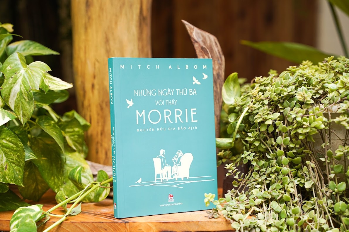 "Những ngày thứ Ba với thầy Morrie" - cuốn sách ý nghĩa về người thầy