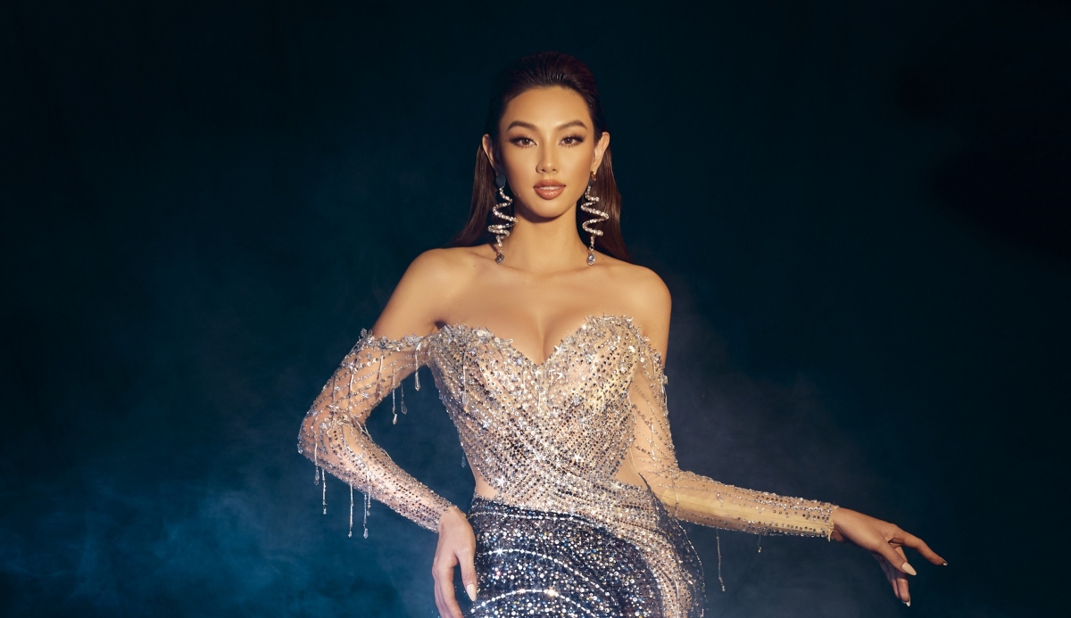 Cận cảnh trang phục dự thi bán kết của Thùy Tiên tại Miss Grand International 2021