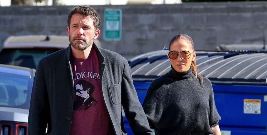 Jennifer Lopez và bạn trai Ben Affleck nắm tay tình cảm đến phòng thu