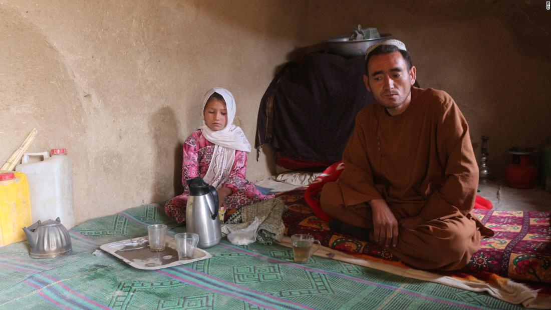 Bi kịch các gia đình Afghanistan phải bán con gái để có tiền mua lương thực