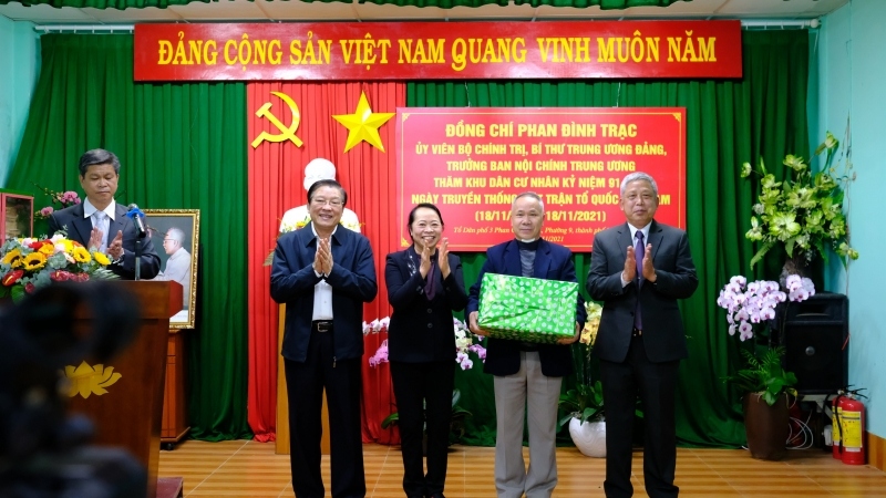 Bí thư Trung ương đảng Phan Đình Trạc thăm "khu dân cư kiểu mẫu" đầu tiên tại Đà Lạt