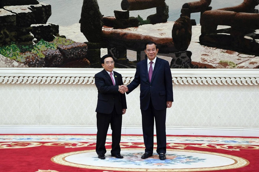 Thủ tướng Lào thăm chính thức Campuchia