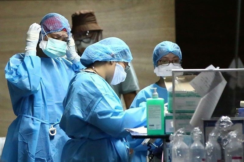 Philippines sẽ tiêm mũi tăng cường cho nhân viên y tế