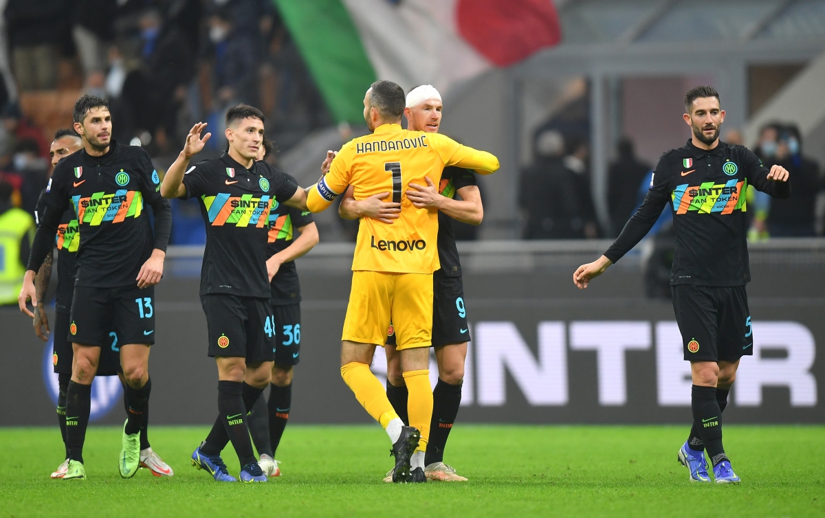 Đánh bại Napoli, Inter Milan "thổi lửa" vào cuộc đua vô địch Serie A