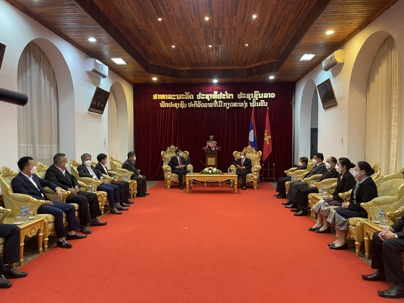 Tổng Lãnh sự Việt Nam tại Luangprabang chúc mừng 46 năm Quốc khánh CHDCND Lào