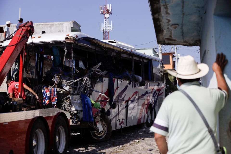 Xe buýt đâm vào nhà dân ở Mexico, 19 người thiệt mạng và hơn 30 người bị thương