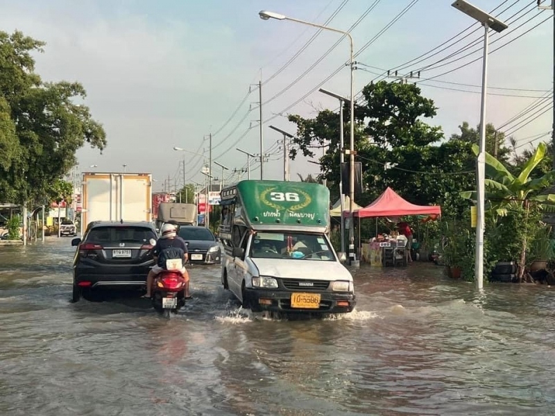 Thủ đô Bangkok ngập nặng do triều cường