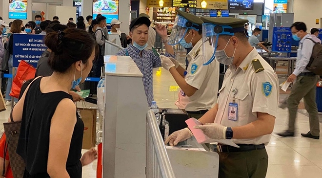 Hai sân bay Tân Sơn Nhất và Đà Nẵng được gia hạn chứng nhận an toàn phòng dịch