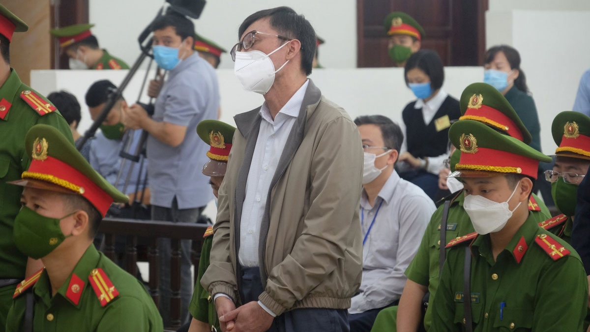 Nóng 24h: Thừa nhận nhận 5 tỷ đồng, ông Nguyễn Duy Linh đối mặt 13-15 năm tù
