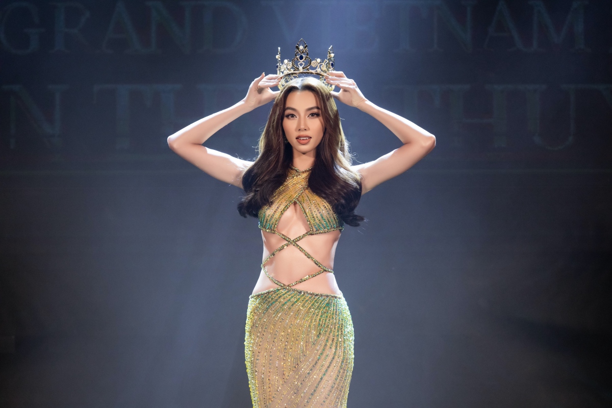 Người đẹp Thuỳ Tiên chính thức nhận vương miện Miss Grand International