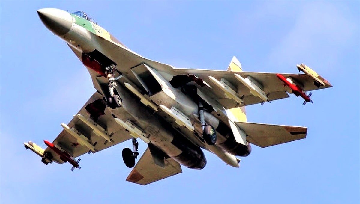 Uy lực của tiêm kích Su-35 kết hợp với tên lửa tử thần siêu thanh Kh-31