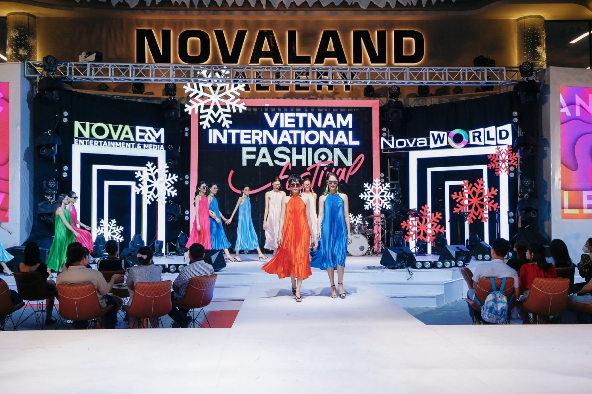 Việt Nam VIFF tại Novaland Gallery: Đại tiệc âm nhạc và thời trang