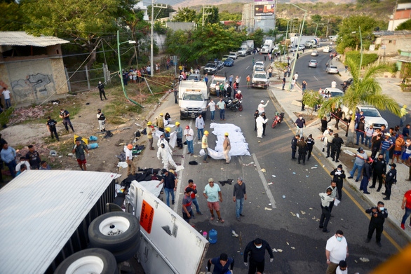 Lật xe tải chở người di cư tại Mexico, ít nhất 49 người thiệt mạng