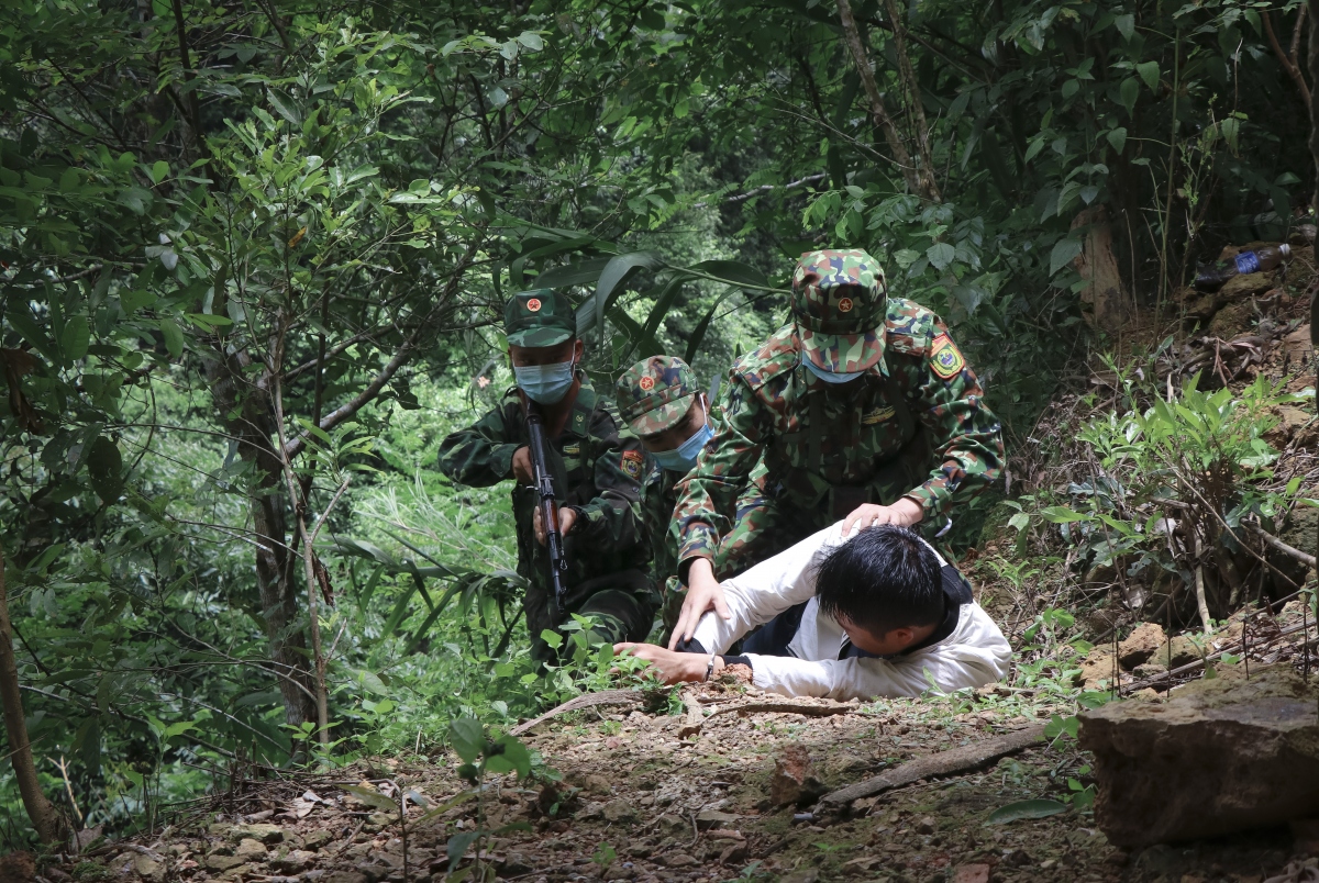 Nóng bỏng cuộc chiến chống tội phạm ma túy trên tuyến biên giới