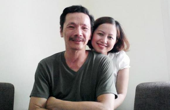 Chuyện showbiz: Nghệ sĩ Trung Anh "Về nhà đi con" nịnh vợ nhân kỷ niệm 24 năm ngày cưới