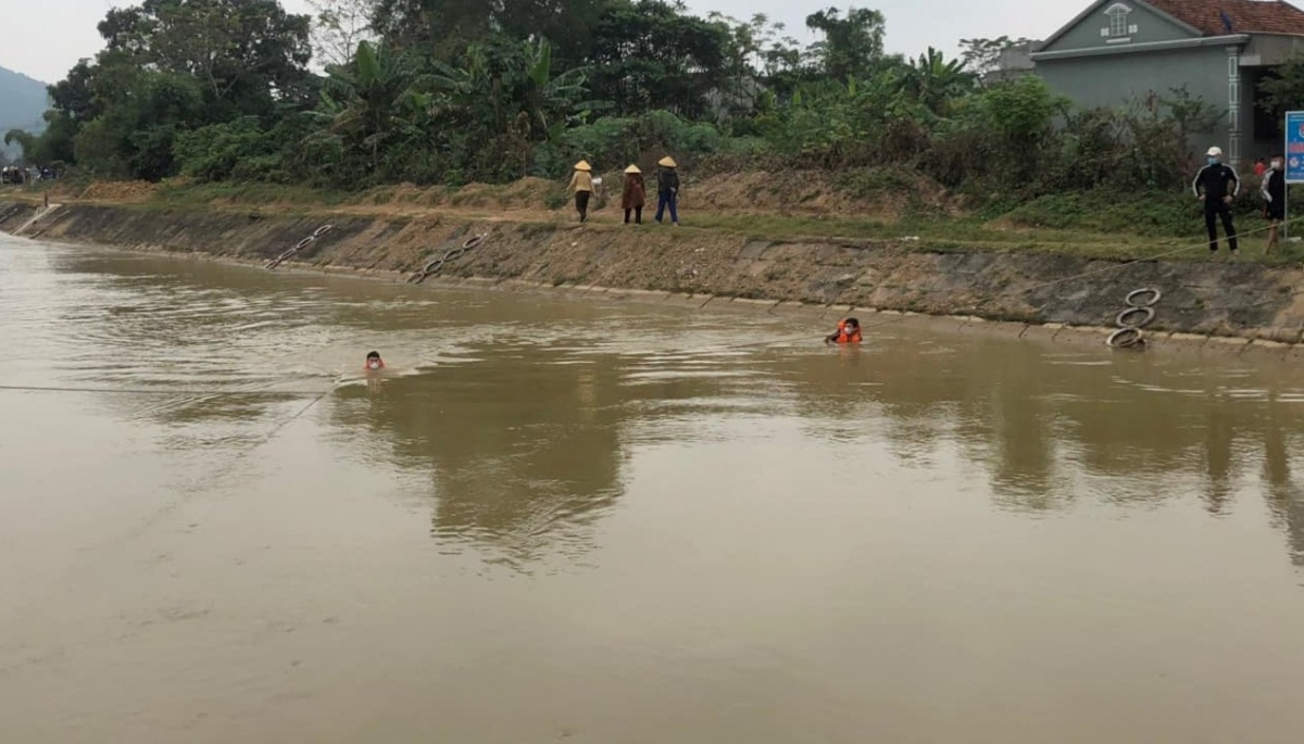 Thi thể người phụ nữ nổi trên sông Đào sau 3 ngày mất tích