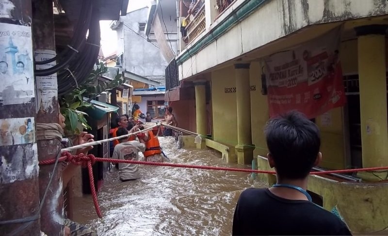 Indonesia chống chọi với lũ lụt khi thời tiết khắc nghiệt tấn công khu vực