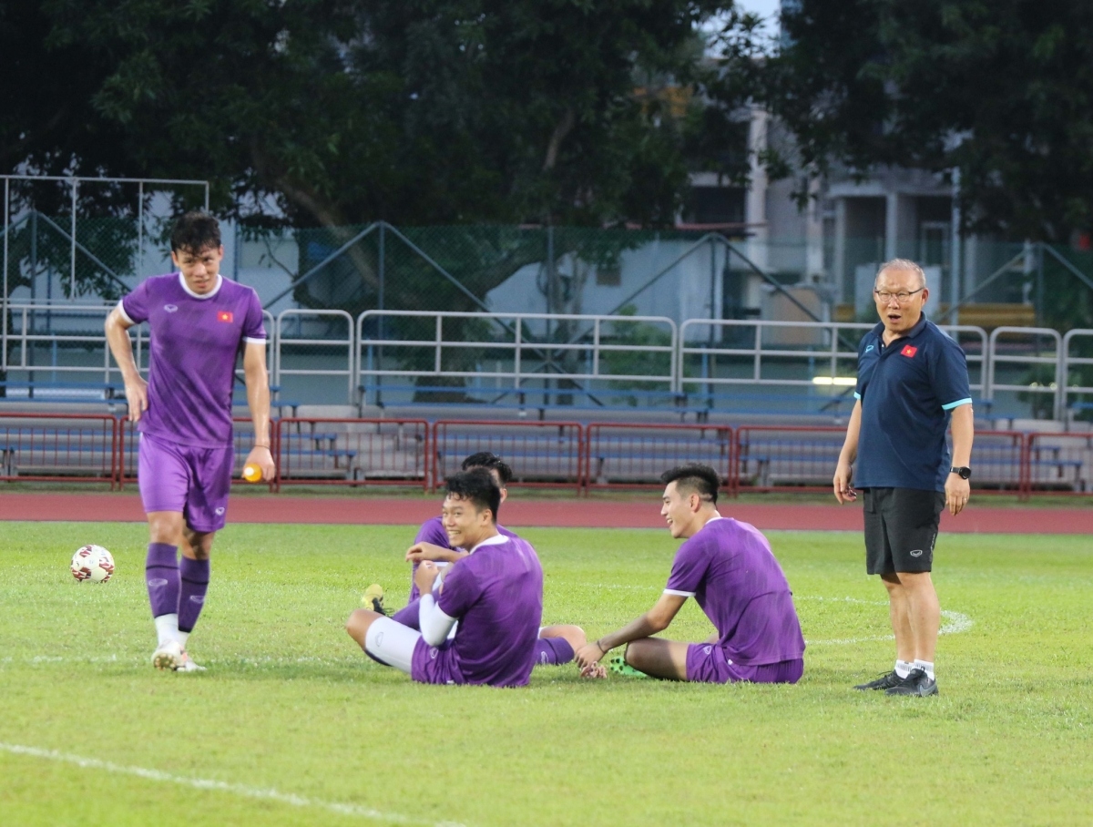 HLV Park Hang Seo loại 6 cầu thủ trước trận gặp ĐT Lào