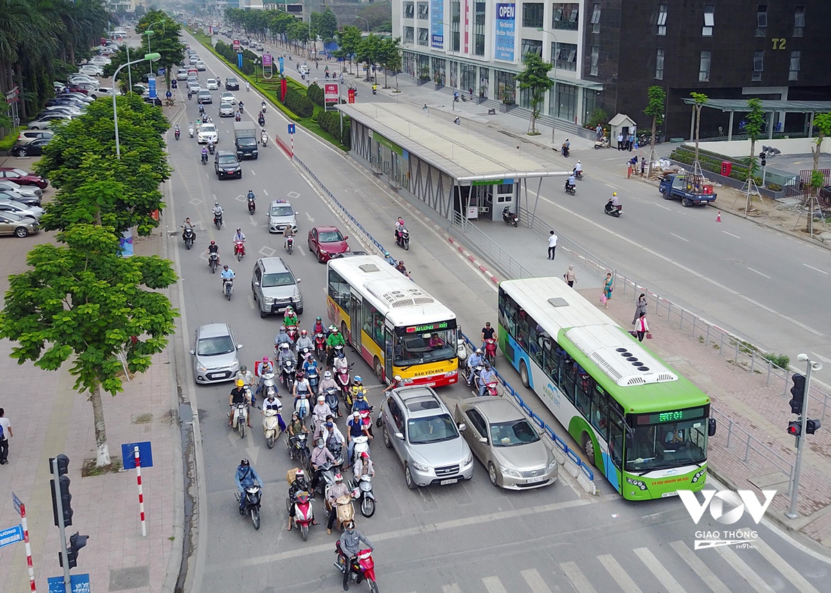 Tuyến buýt nhanh BRT: Hiệu quả không như kỳ vọng, để lại nhiều hệ lụy 
