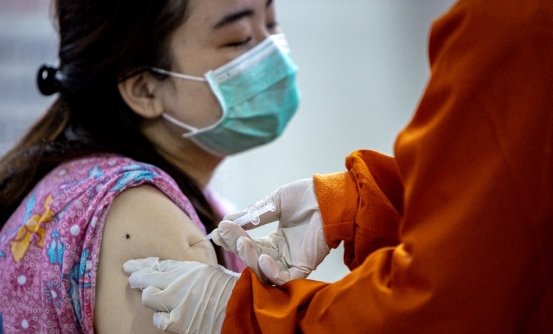 Indonesia hoàn thành hơn 50% mục tiêu tiêm vaccine ngừa Covid-19