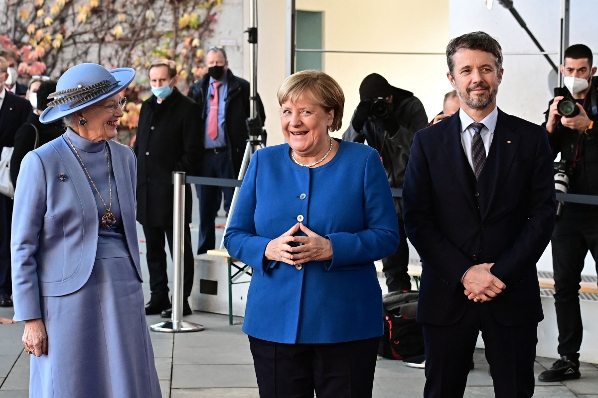 Điều ít biết về “kim cương Merkel” - cử chỉ tay nổi tiếng của nữ Thủ tướng Đức