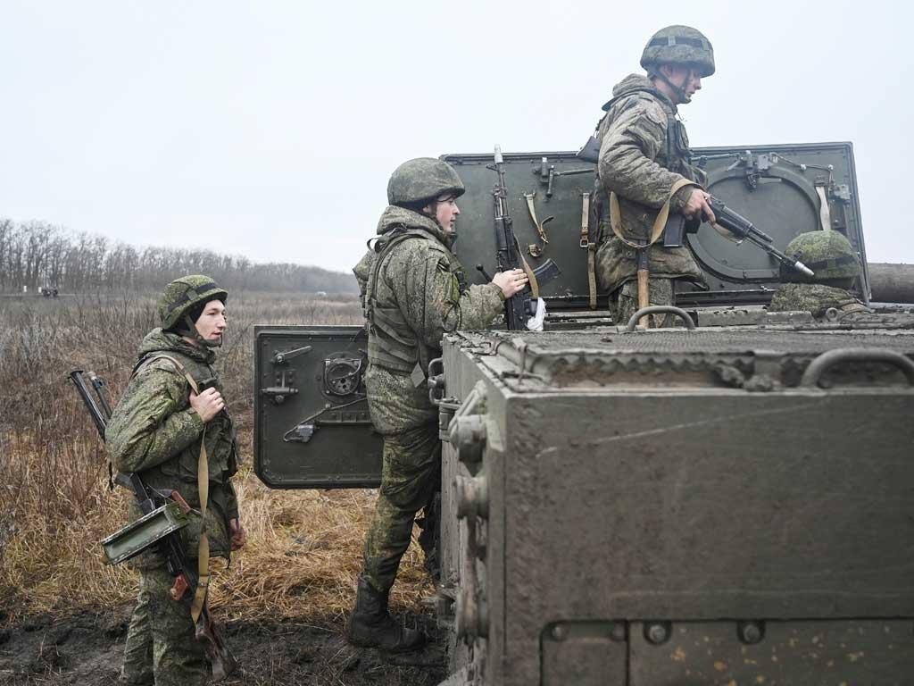 Một năm đầy bão táp trong quan hệ Nga-Ukraine và nguy cơ bùng nổ xung đột