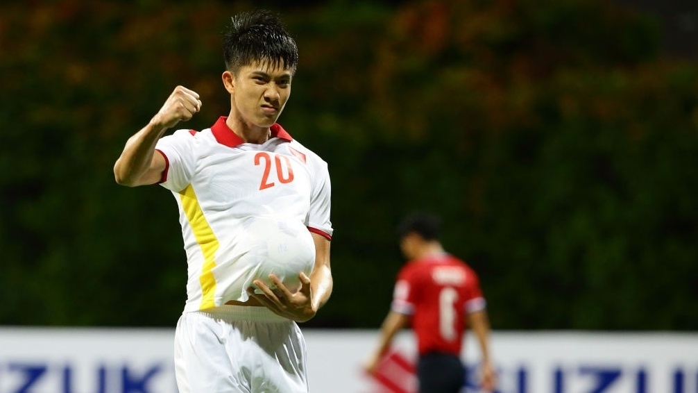 Ghi bàn sau 3 năm, Phan Văn Đức dành tặng bàn thắng cho vợ mình