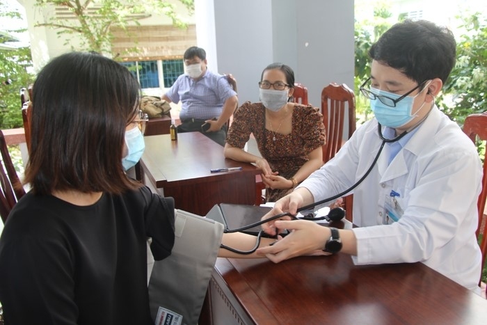 Đồng Tháp đã tiêm hơn 2.400 liều vaccine mũi 3