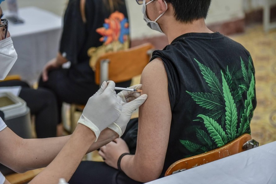 Hà Nội hoàn trả hai lô vaccine gia hạn