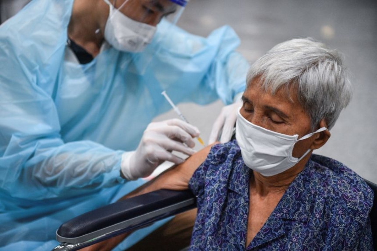 Thái Lan đẩy nhanh việc tiêm mũi tăng cường để ngăn chặn biến thể Omicron