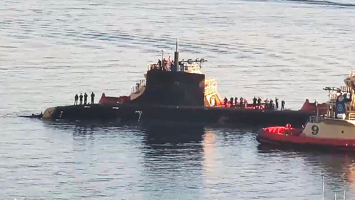 Xuất hiện hình ảnh tàu ngầm Mỹ USS Connecticut nát mũi vì va chạm ở Biển Đông