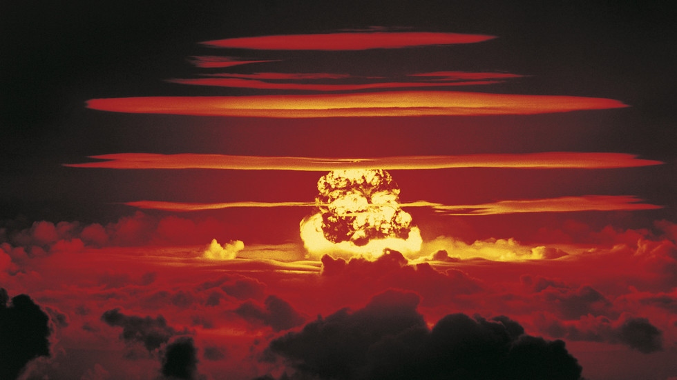 Chính trị gia Đức cảnh báo lệnh trừng phạt Nga giống như "bom nguyên tử"