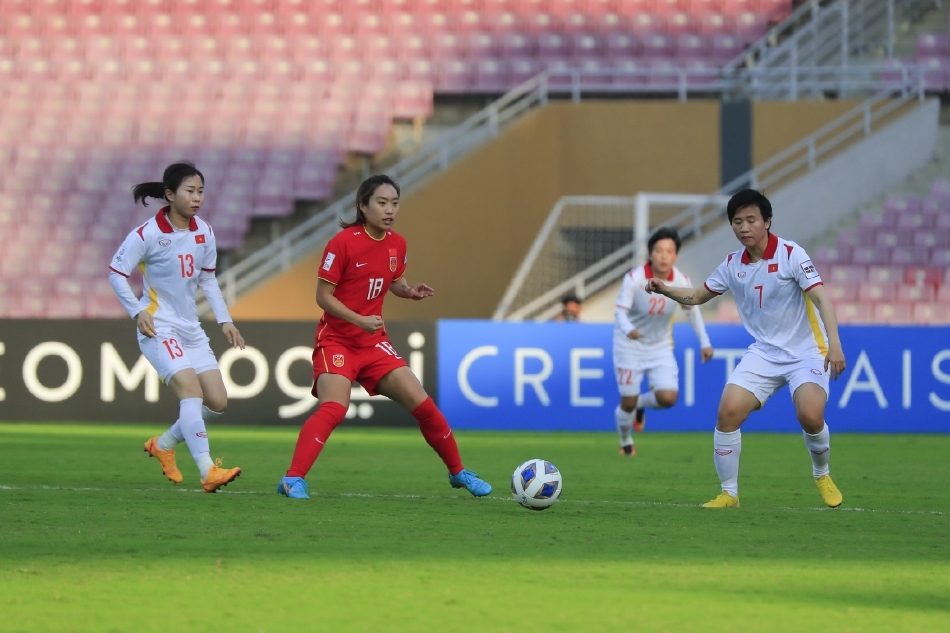 Thua ngược ĐT nữ Trung Quốc, ĐT nữ Việt Nam dự vòng playoff tranh vé World Cup