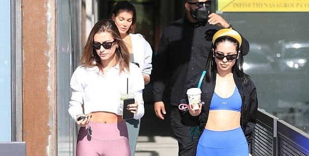 Vợ Justin Bieber xinh đẹp ra phố sau buổi tập pilates cùng bạn thân Alexa Demie