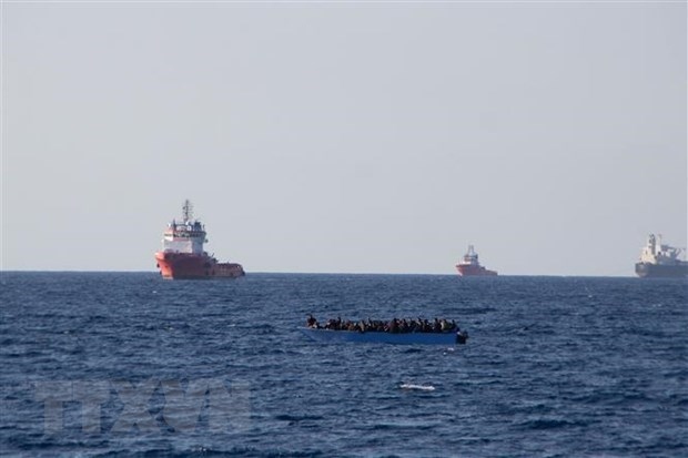 Thuyền chở người di cư ở Tunisia bị lật khiến 6 người chết đuối, 30 người khác mất tích