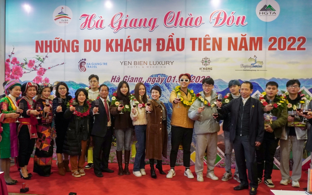 Hà Giang, Bắc Kạn đón đoàn khách đầu tiên của năm 2022
