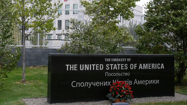 Mỹ khuyến cáo công dân rời khỏi Ukraine