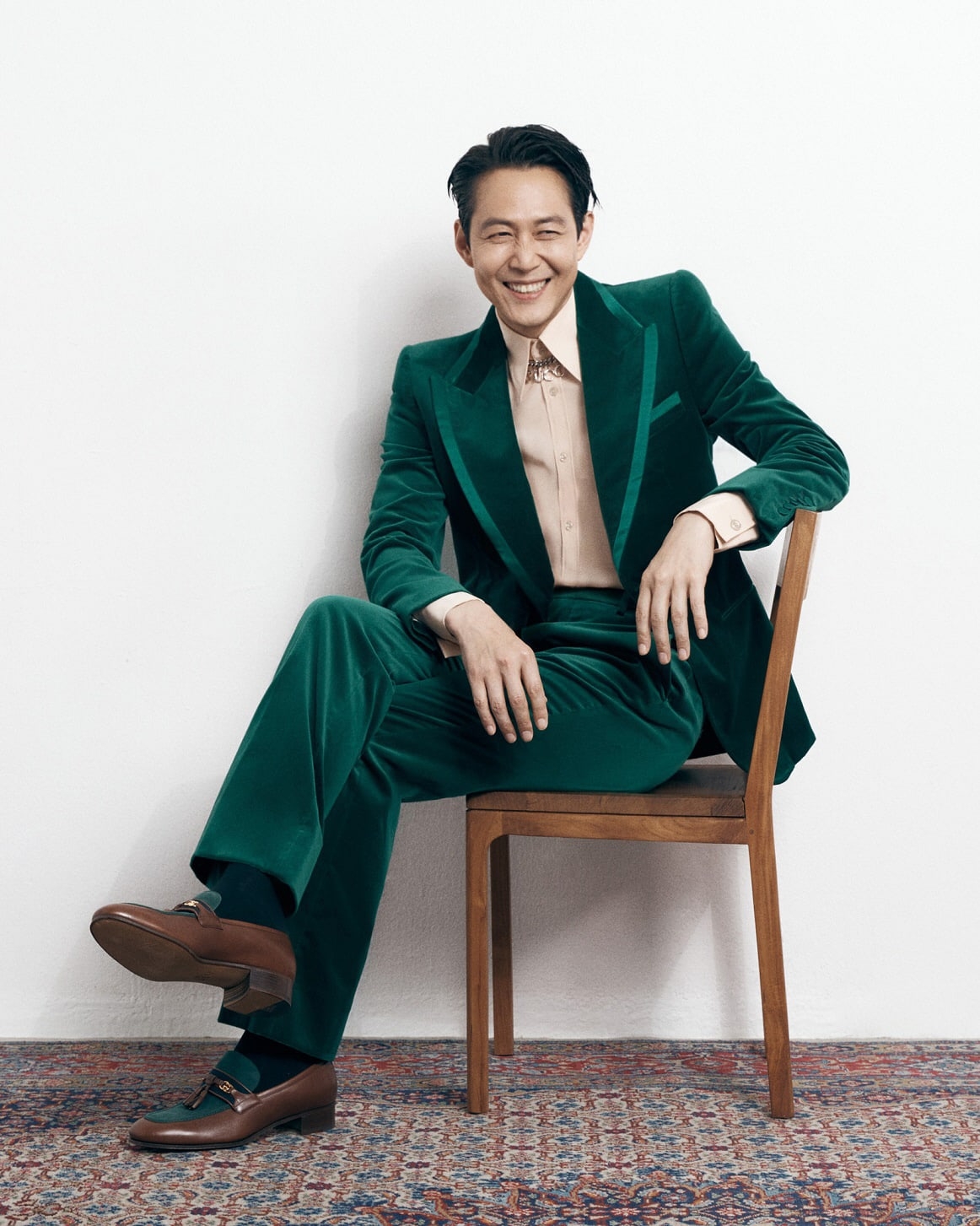 Lee Jung Jae tuyên bố không tham dự Quả cầu Vàng vì làn sóng tẩy chay ở Hollywood