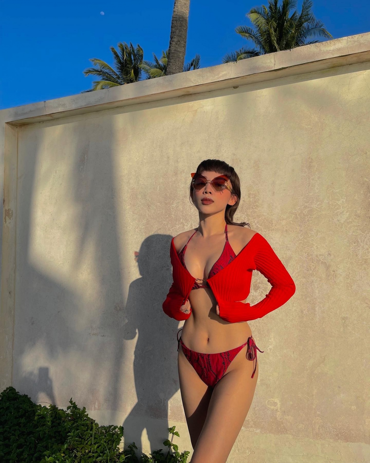 Chuyện showbiz: Tóc Tiên diện bikini khoe dáng nóng bỏng